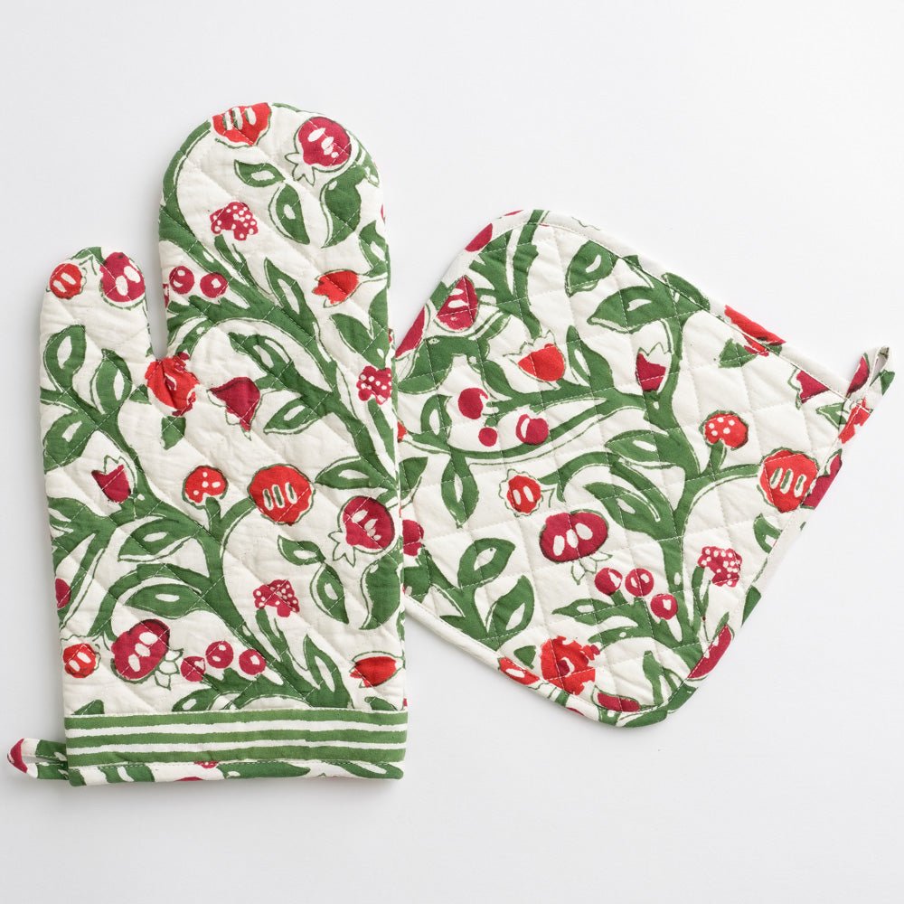 Emma Red & Green Floral Oven Mitt & Pot Holder Set